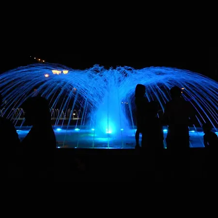 Spacious With A Bright Outdoor Terrace Бибионе