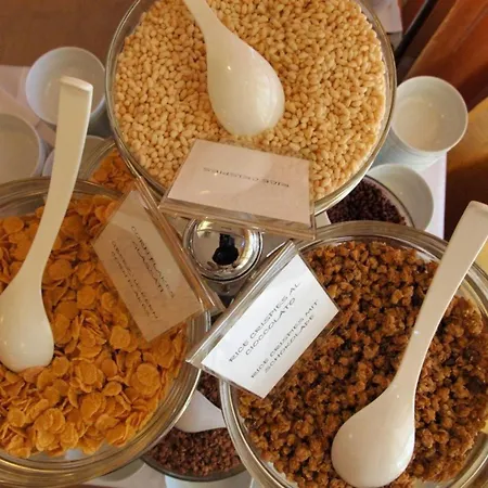 Spacious With A Bright Outdoor Terrace Апартаменты