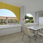 Daire Spacious With A Bright Outdoor Terrace *