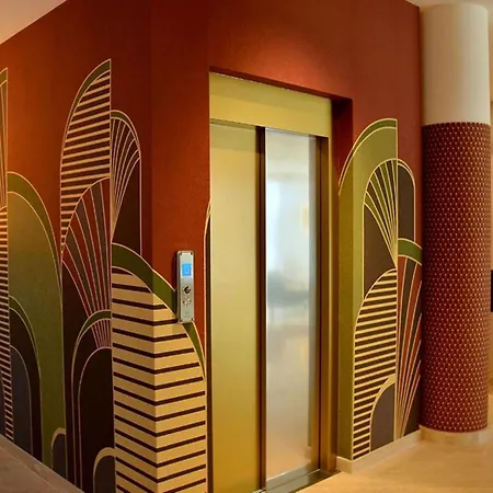 Spacious With A Bright Outdoor Terrace Daire Bibione