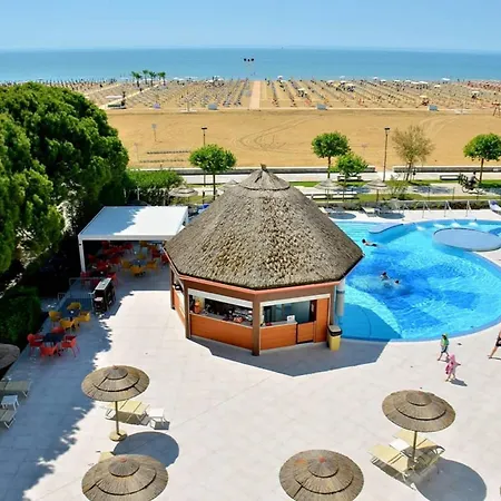 Spacious With A Bright Outdoor Terrace Bibione