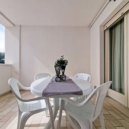 Spacious With A Bright Outdoor Terrace Apartment *