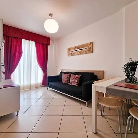 Spacious With A Bright Outdoor Terrace Apartment *