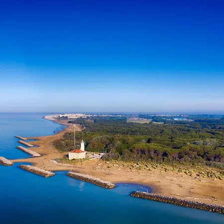 Spacious With A Bright Outdoor Terrace * Bibione